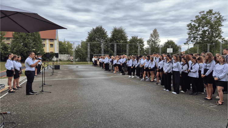 Tanévnyitó ünnepség a Nagyatádi Adyban